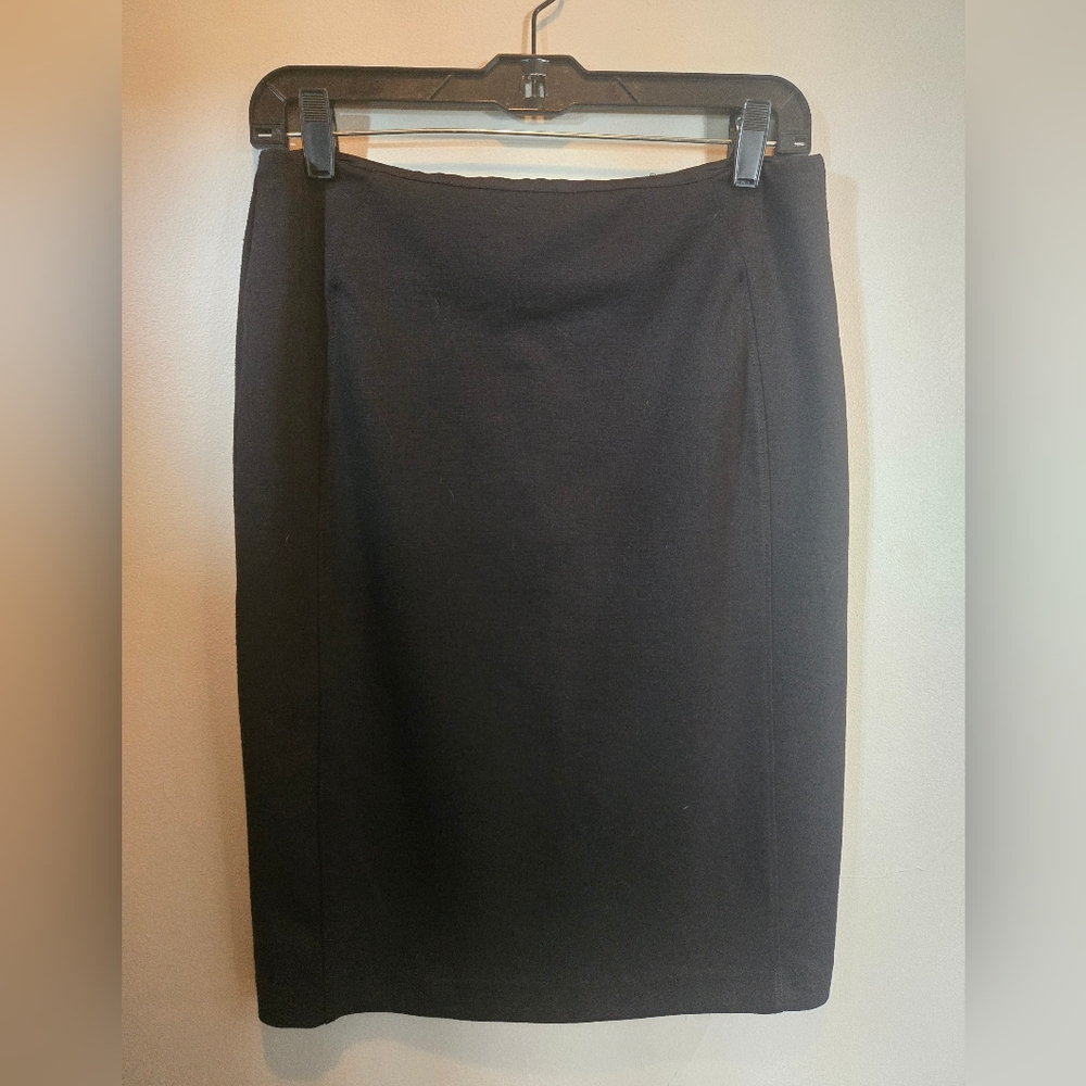 New York & Company Classic Black Pencil Skirt